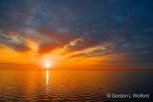 Pointing To The Sun_28030.jpg - Powderhorn Lake photographed near Port Lavaca, Texas, USA.